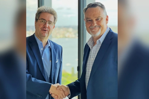Handshake after closing: Dr Ekkehard zur Mühlen (left), Managing Director of MC-Bauchemie, and Blair Edmonds, Managing Director of BCS, after sealing the contract on the acquisition of the construction chemical trading business of BCS by MC-Bauchemie on 1 December 2023 in Sydney.   MC-Bauchemie/BCS, Rydalmere/Bottrop <br>&copy; MC-Bauchemie 2026