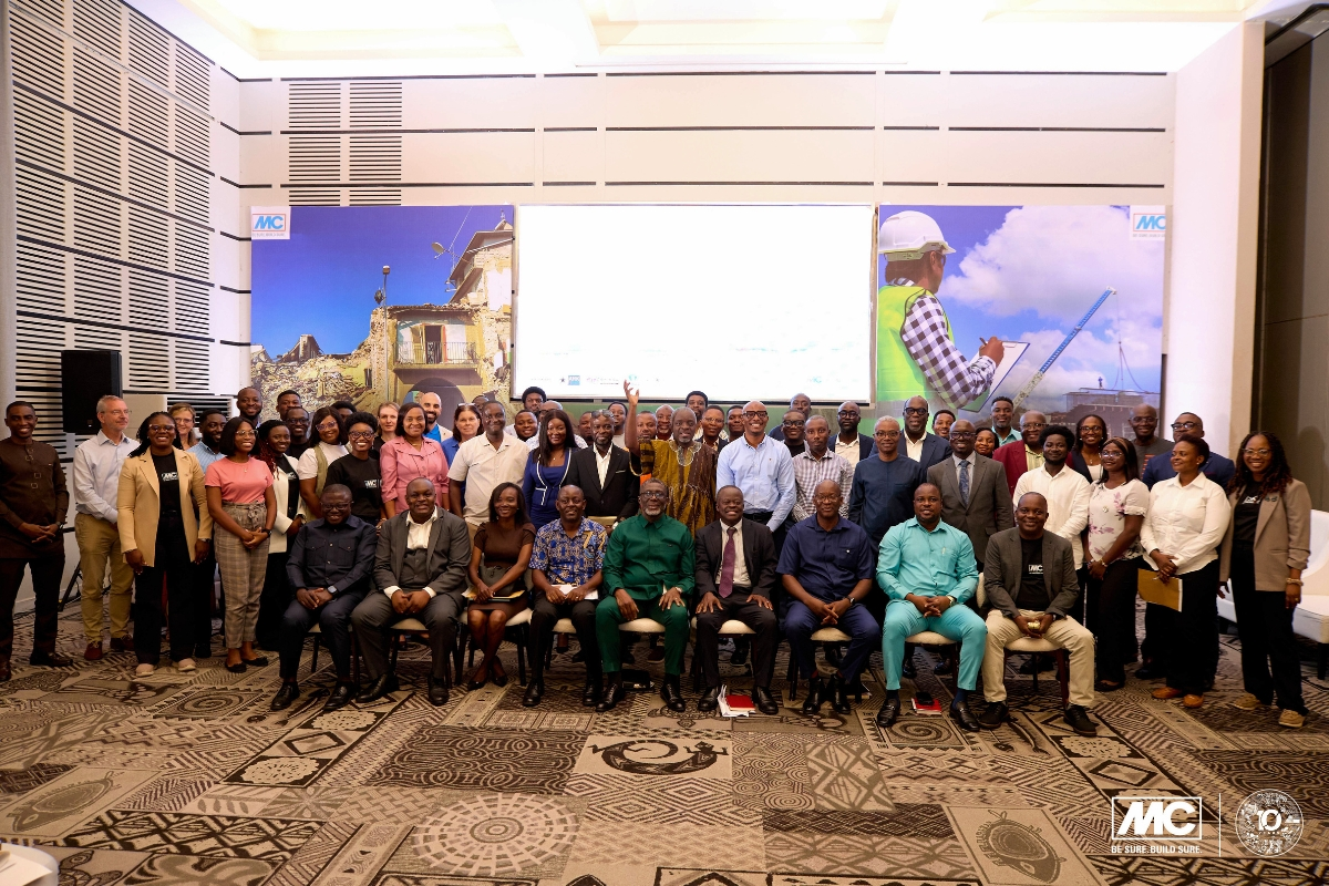 Group photo of all participants at the Industry symposium 
