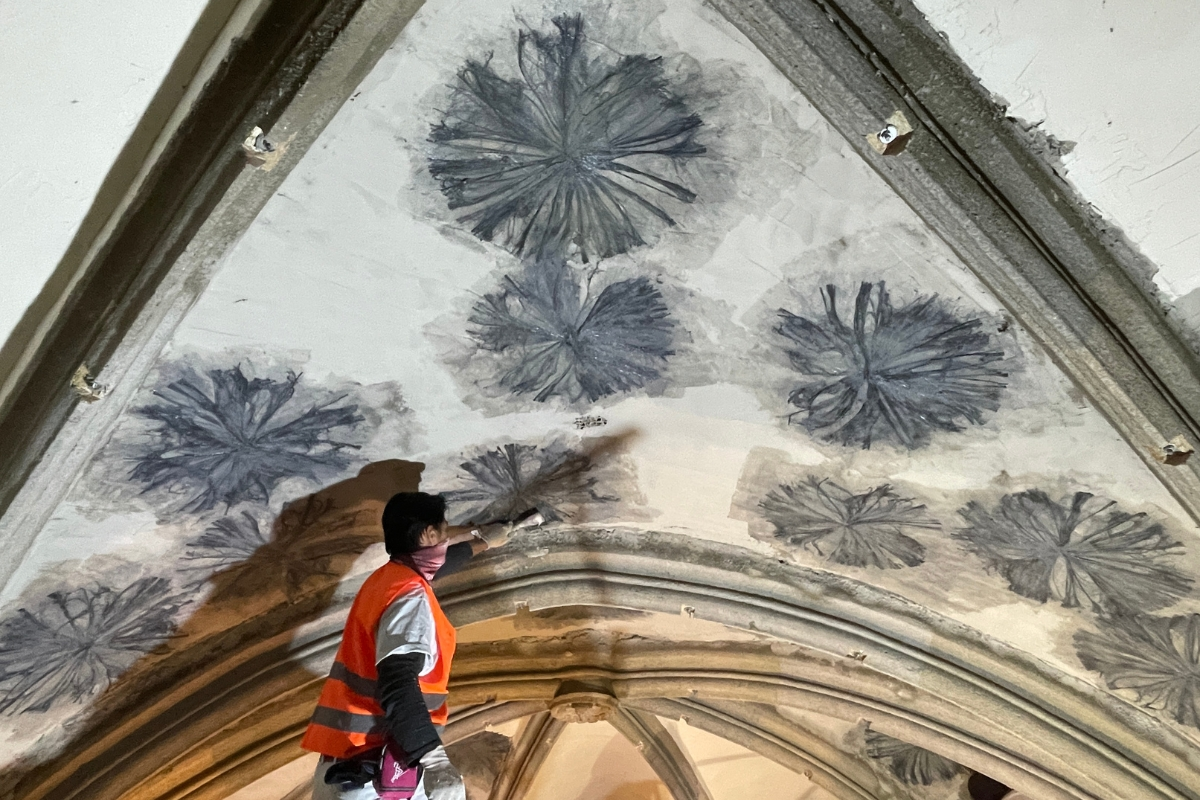 MC-Carbo Rope was used to support the cracked ceiling.